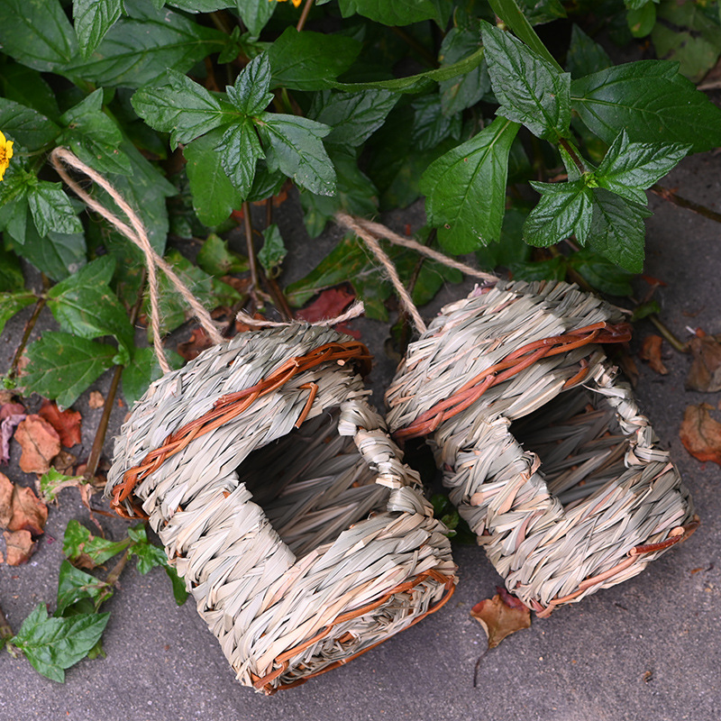 Straw bird's nest A hand-woven garden ornament for a generation bird's nest,Hand-woven bird nest hibiscus grass bird cage pet gardening